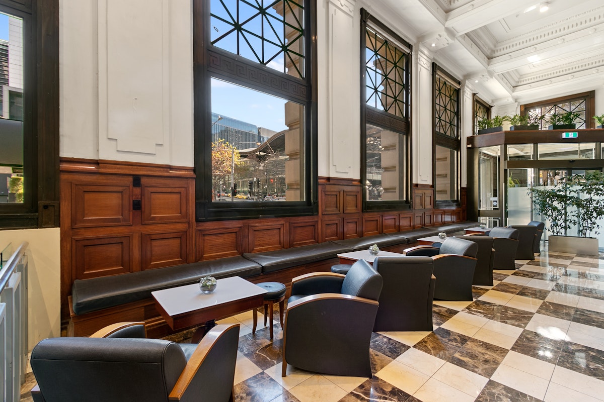 Comfortable dining in the Melbourne CBD at Batman's Hill on Collins